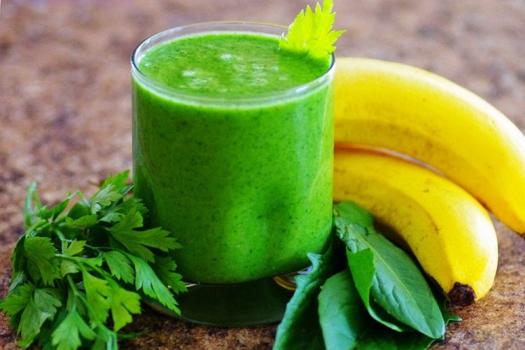 Smoothie mit Sellerie und Banane