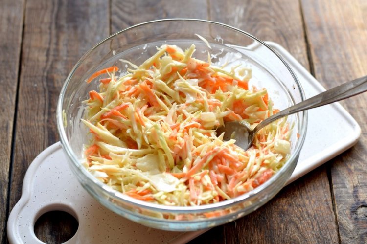 Coleslaw mit Sellerie