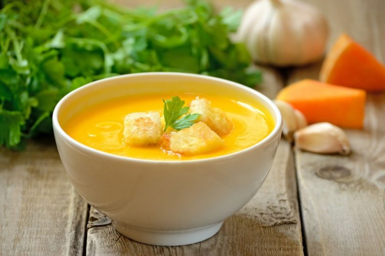 Kürbis-Cremesuppe mit Kartoffeln