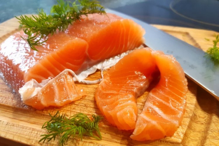 Gesalzener Rotfisch mit Honig