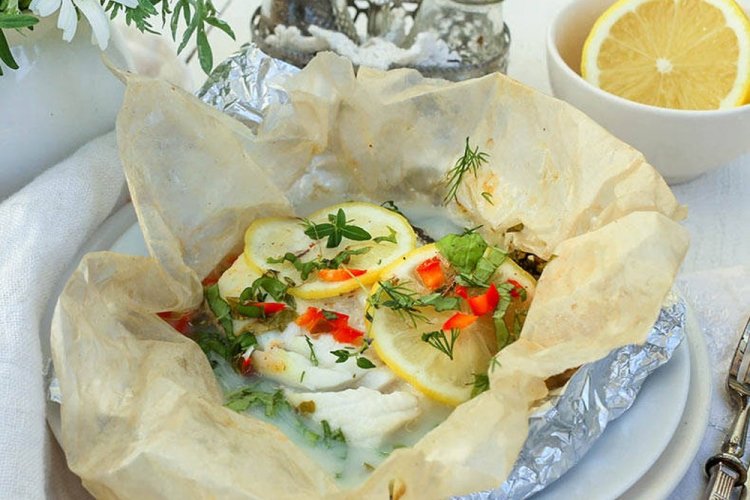 Gebackener Heilbutt mit Dill in Pergament
