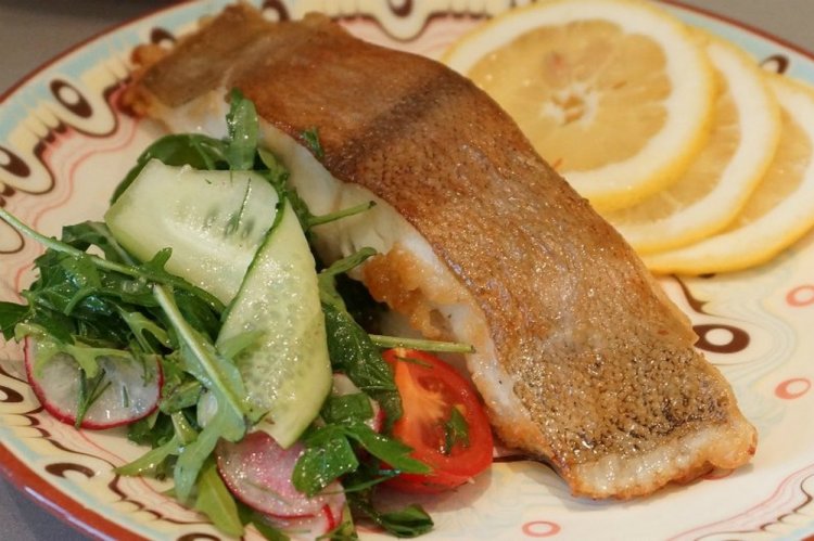 Gebratener Heilbutt in der Pfanne