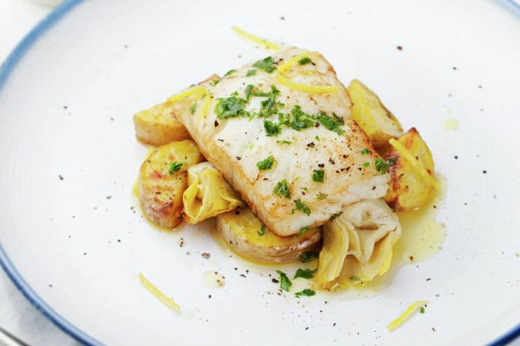 Heilbutt mit Kartoffeln und Artischocken
