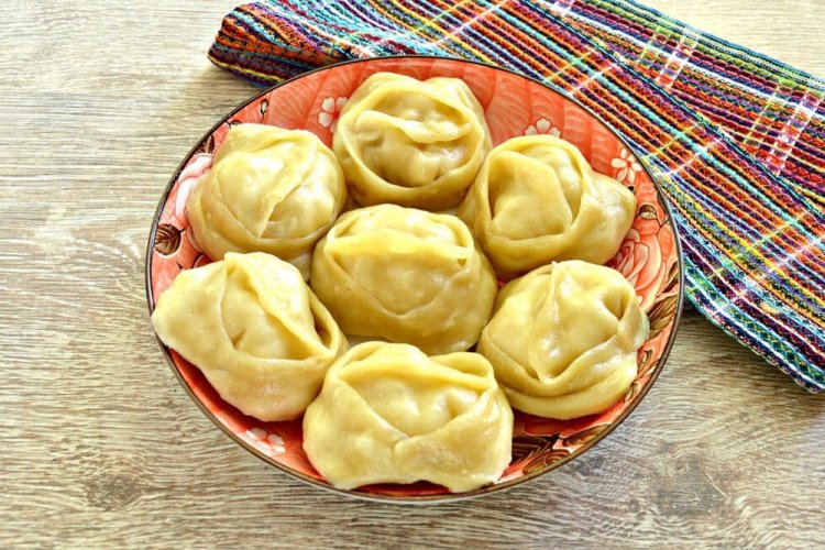 Mantys con requesón