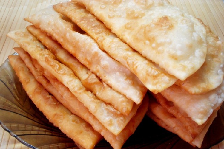 Tschebureki mit Brandteig