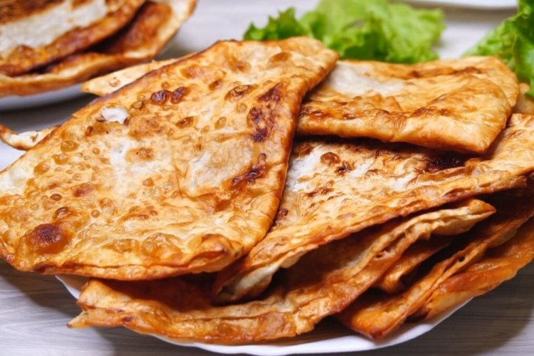 Faule Tschebureki aus Lavash