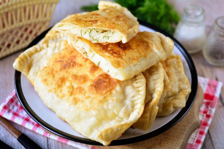 Tschebureki mit Kartoffeln