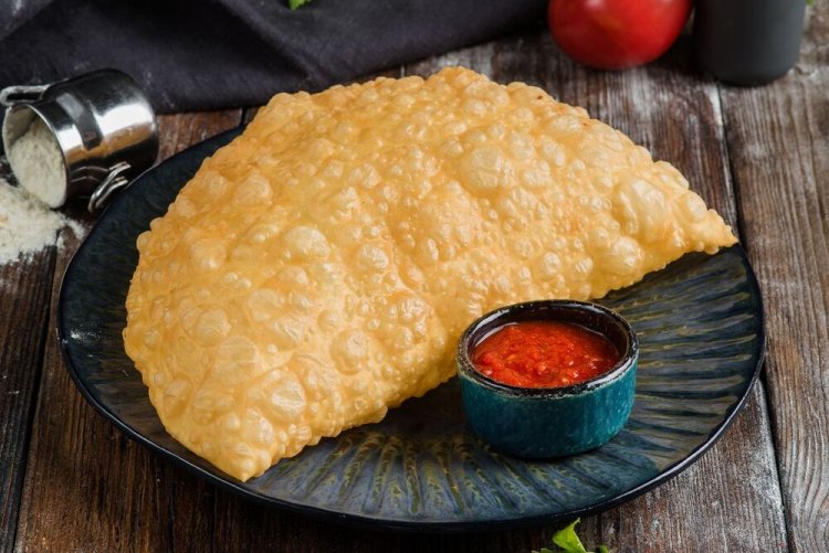 Tschebureki mit Huhn