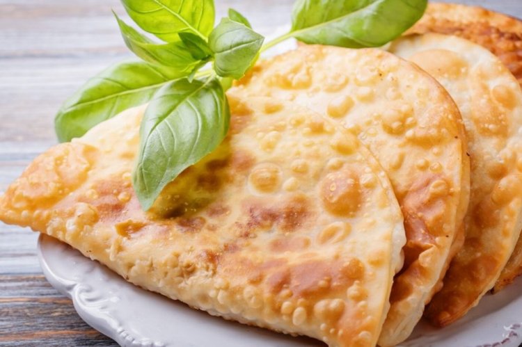 Tschebureki mit Spinat