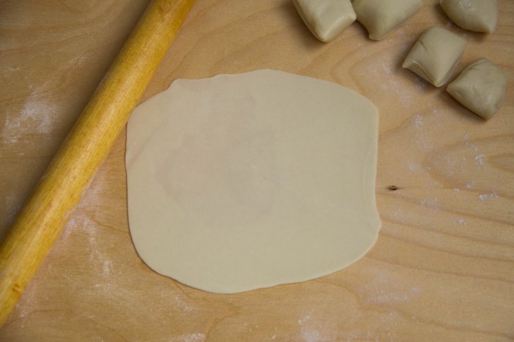 Tschebureki mit Fleisch – klassisches Rezept
