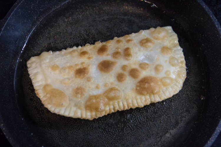 Tschebureki mit Fleisch – klassisches Rezept