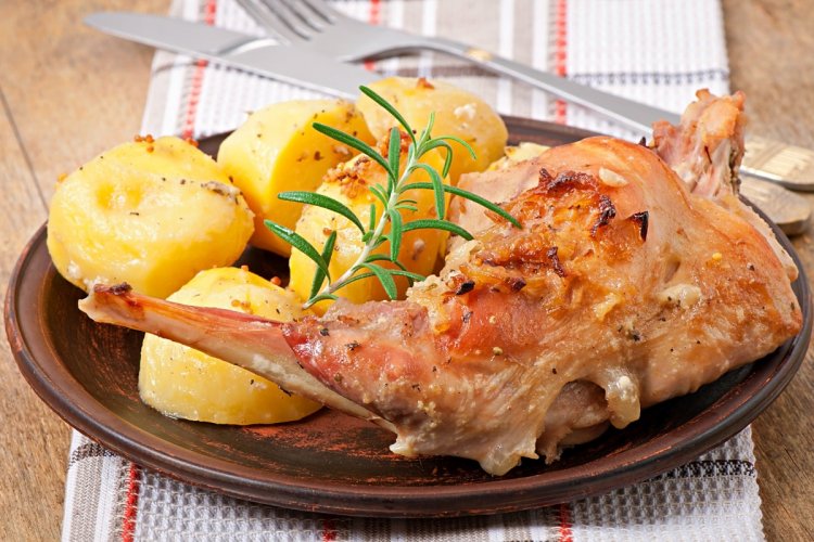 12 Kaninchenrezepte in Sauerrahm für echte Feinschmecker