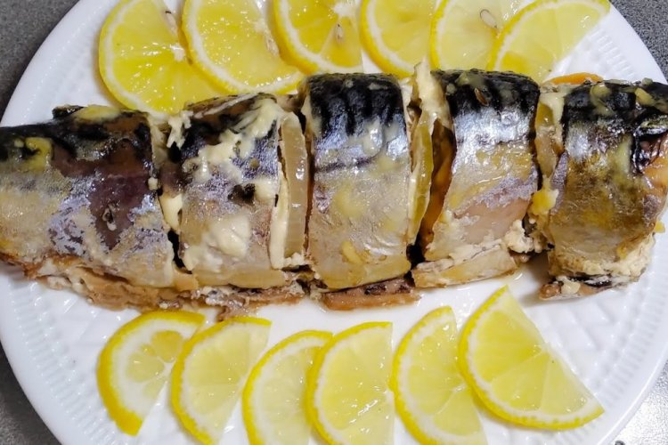 Mackerel in Sour Cream in the Oven