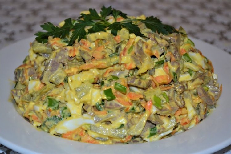 Salat aus Schweineherz mit Karotten