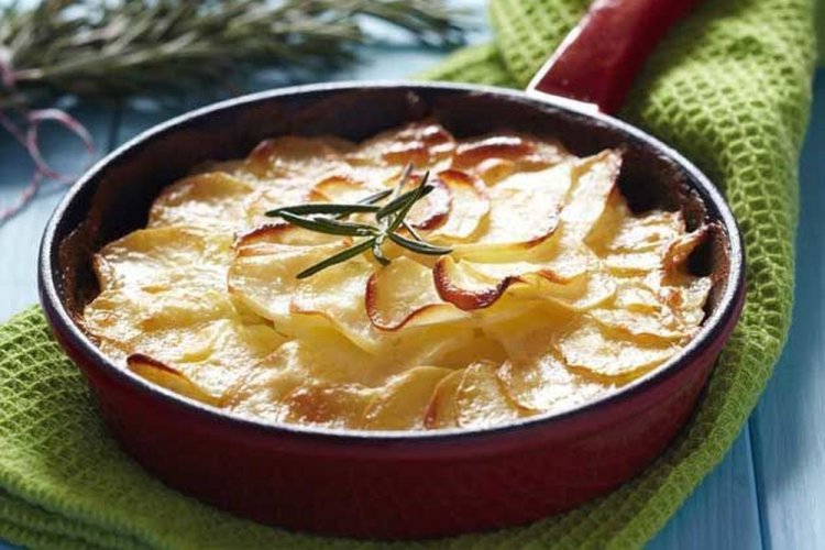 Potatoes in Sour Cream for New Year's