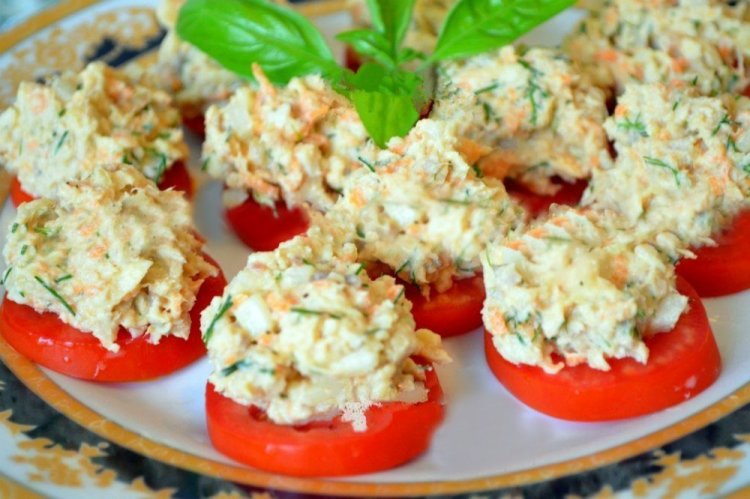 Vegetable Canapés with Canned Fish