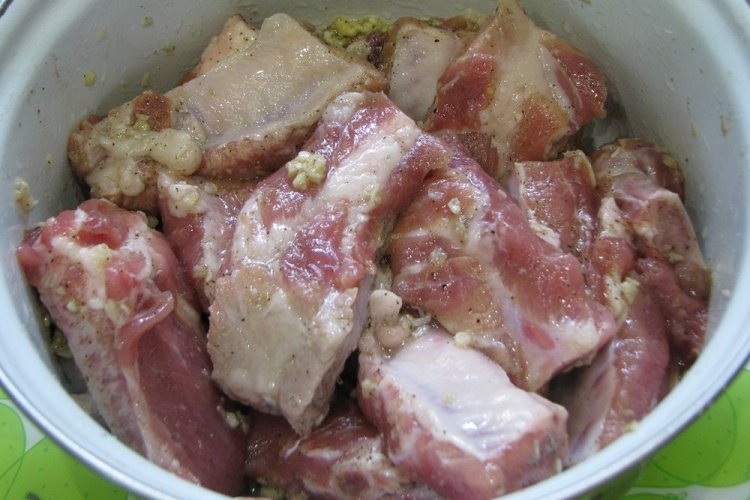 Marinade for Pork Ribs with Mineral Water