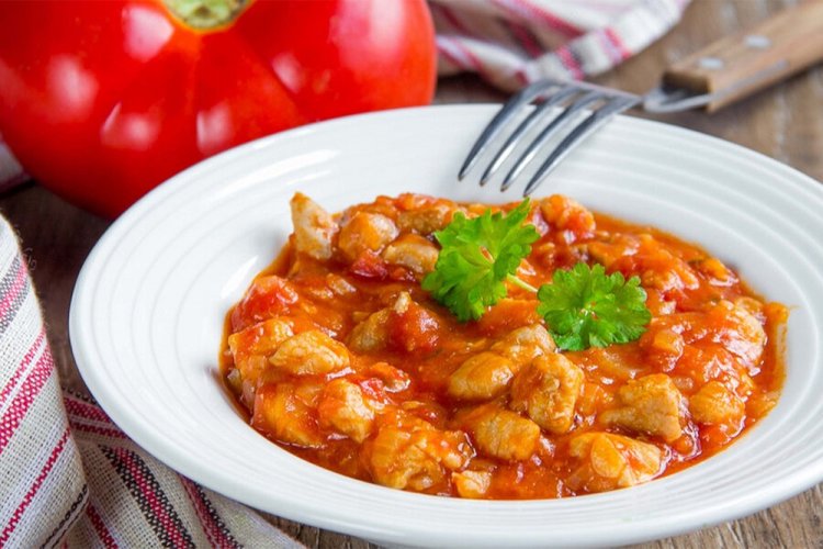 Schweine-Paprikasch mit Bohnen