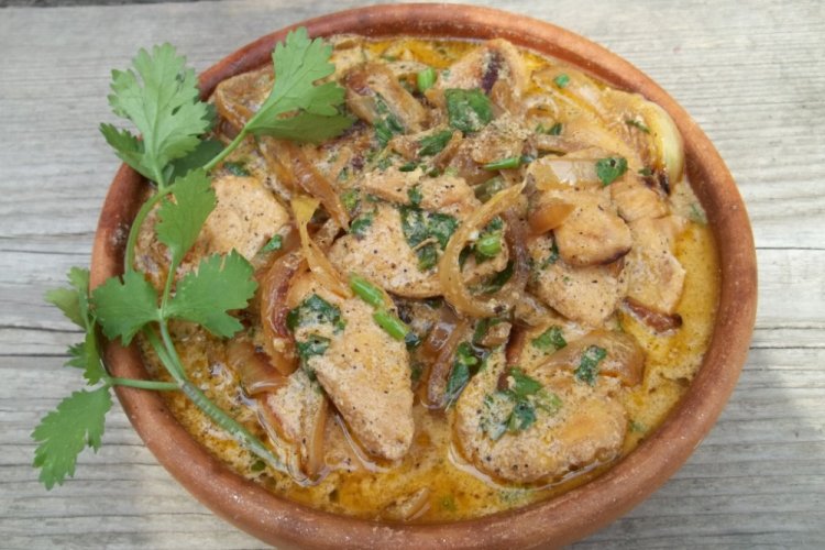Hähnchen in Sauerrahmsoße im Multikocher