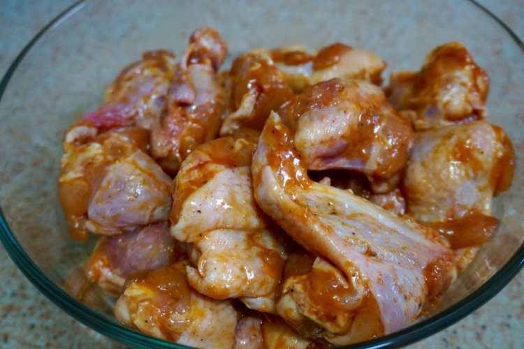 Adobo para alitas de pollo a la sartén