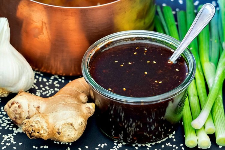 Adobo de miel y soja para alitas de pollo