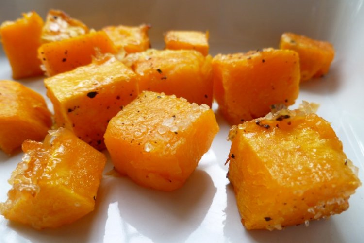 Kürbis mit Zitrone im Ofen