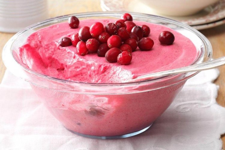 Mousse de requesón con arándanos rojos
