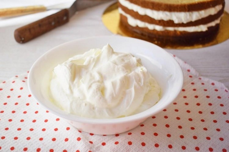 Crema agria espesa para tarta