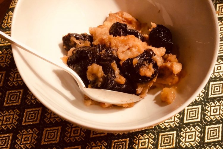 Apple Filling with Prunes for Pies