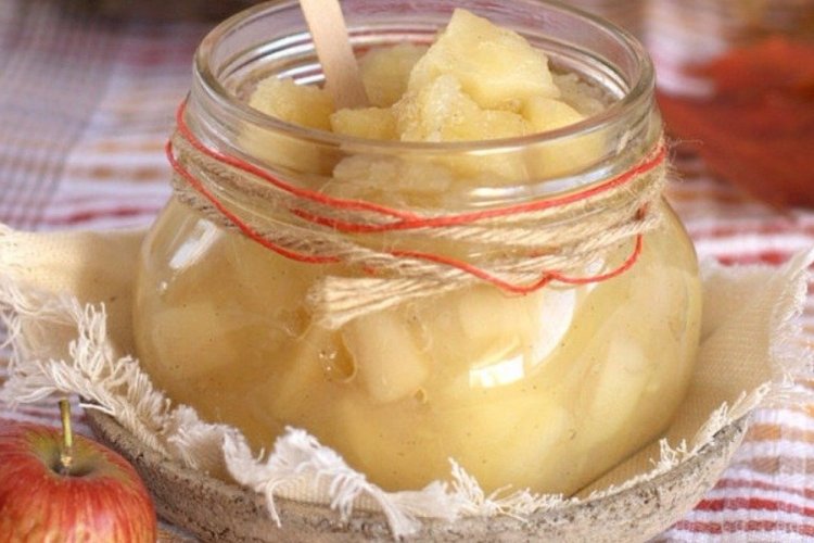 Apple Filling with Bananas for Pies