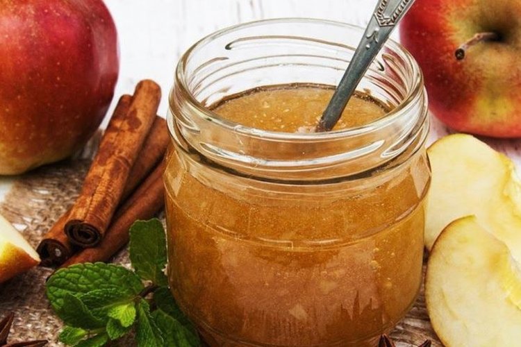Apple Filling with Lemon and Honey for Pies