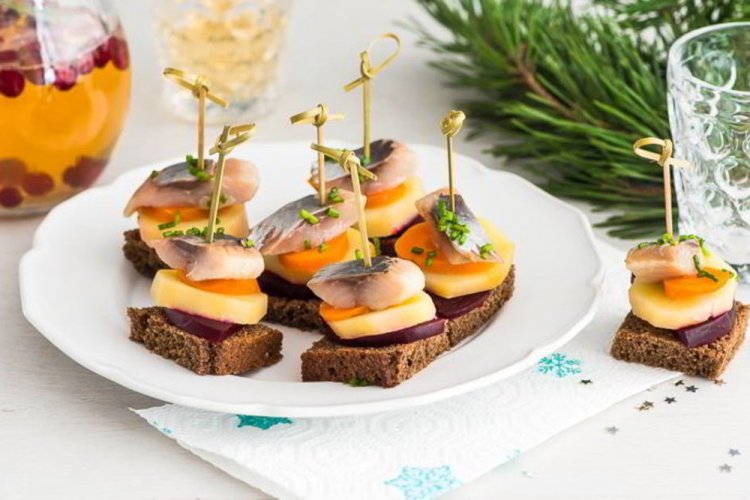 Canapés de arenque «Shuba»