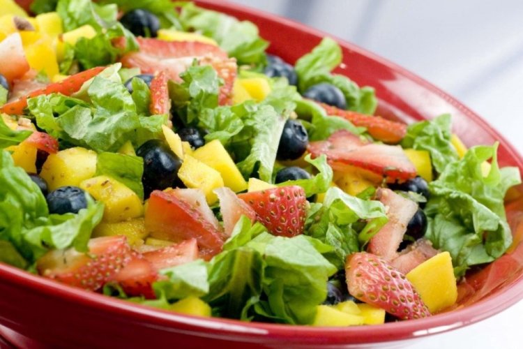 Mango and Berry Salad