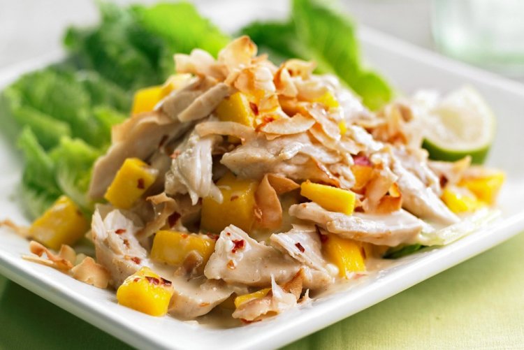 Chicken, Mango, and Spinach Salad