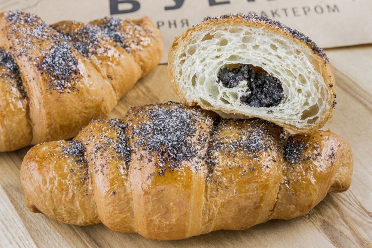 Puff Pastry Croissants with Poppy Seeds