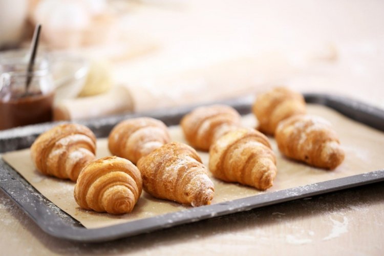 Puff Pastry Croissants with Spinach