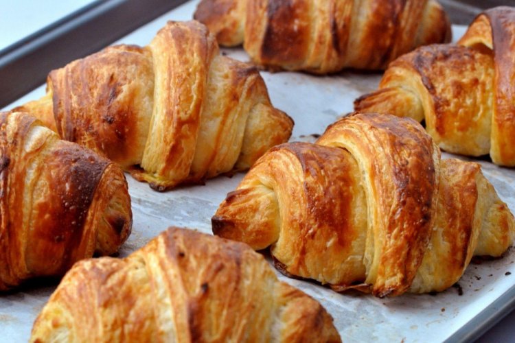 Puff Pastry Croissants with Apples