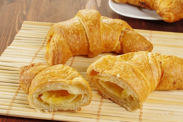 Puff Pastry Croissants with Cheese
