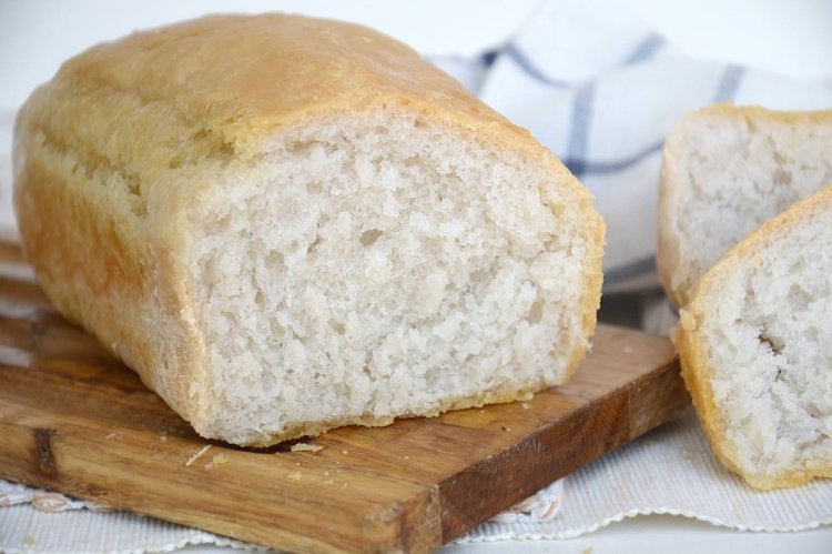 Brot aus Reismehl im Ofen