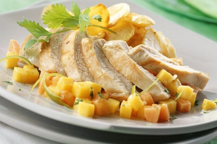 Pollo con patatas y mango