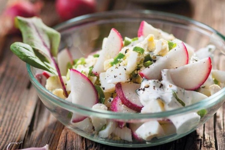 Salat mit Tintenfisch und Radieschen
