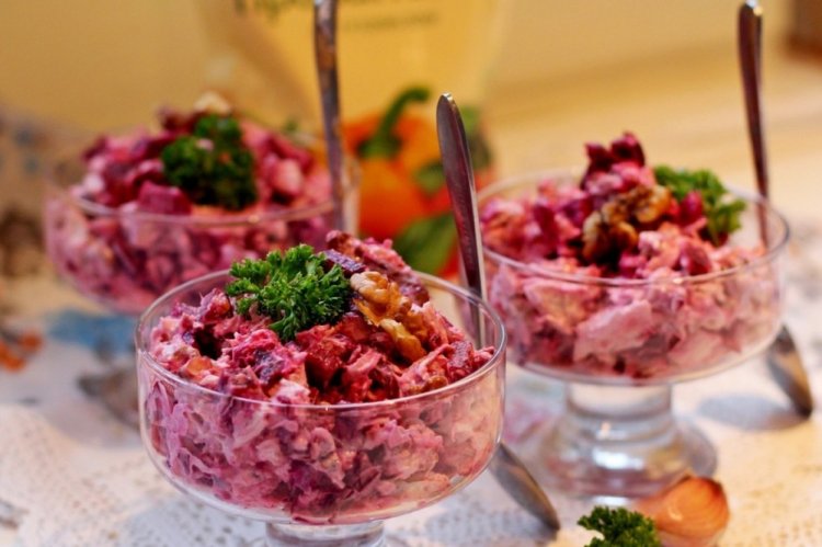 Salat mit Roter Bete und Pute