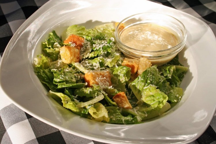 Aderezo clásico para Ensalada César con anchoas