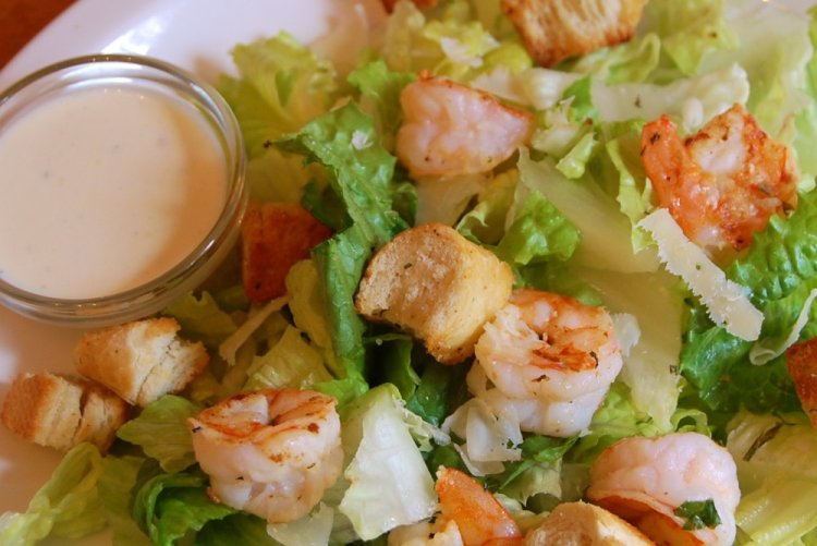 Aderezo para Ensalada César con camarones y mariscos