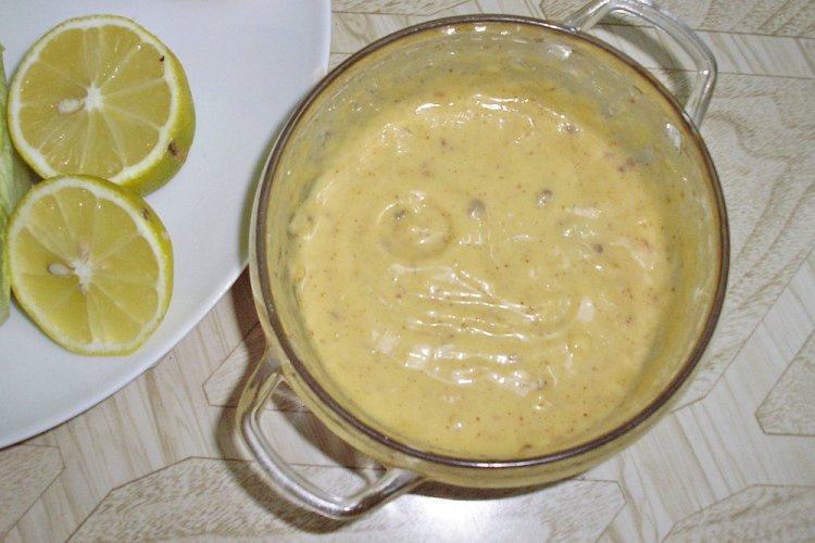 Aderezo para Ensalada César con yemas cocidas