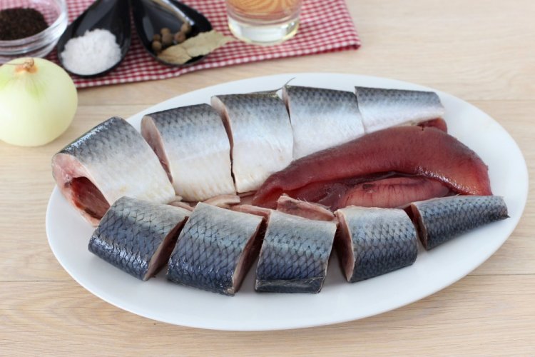 Tiefgekühlter Hering in Stücken