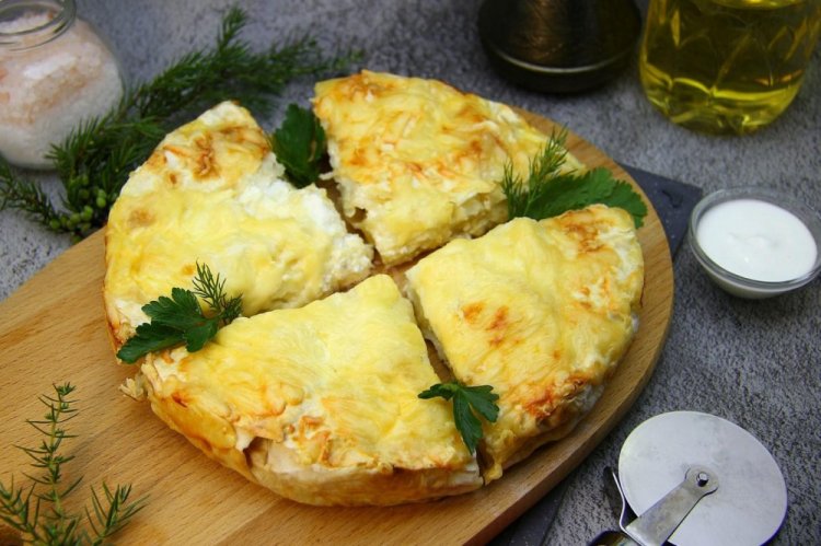 Jachapuri de lavash con requesón y queso