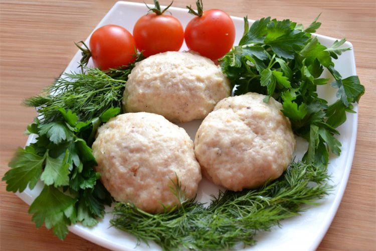 Steamed Chicken Patties with Potatoes