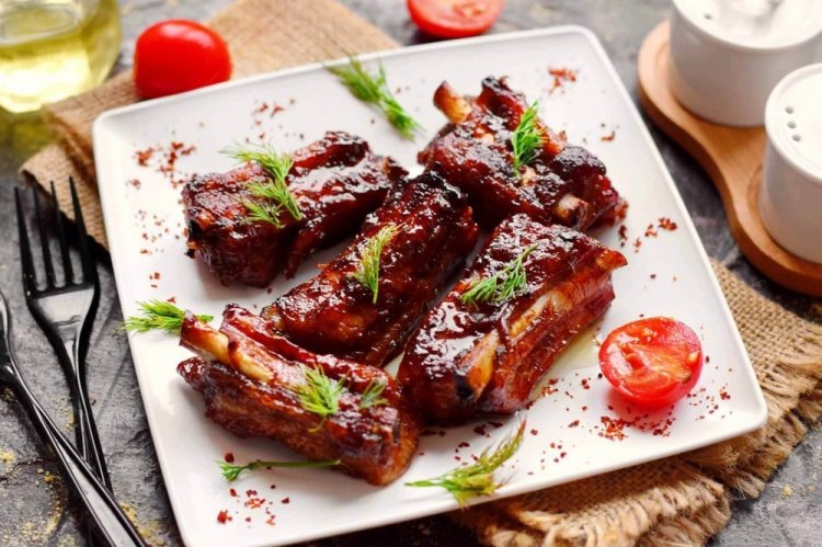 Costillas de cerdo con salsa de soja en olla de cocción lenta
