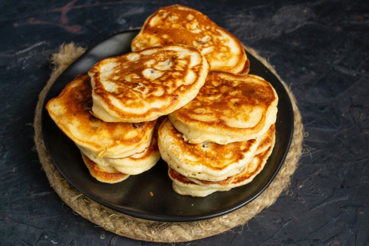 Kefir Pancakes with Raisins